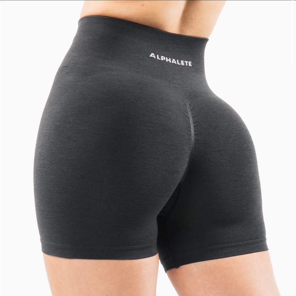 alphalete amplify shorts 4.5”